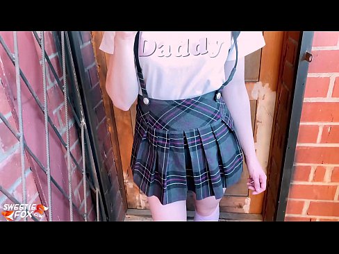 ❤️ Schoolgirl sûget har lul djip en neukt ynstee fan klassen. Harde porno op fy.nudexxx.ru ️❤
